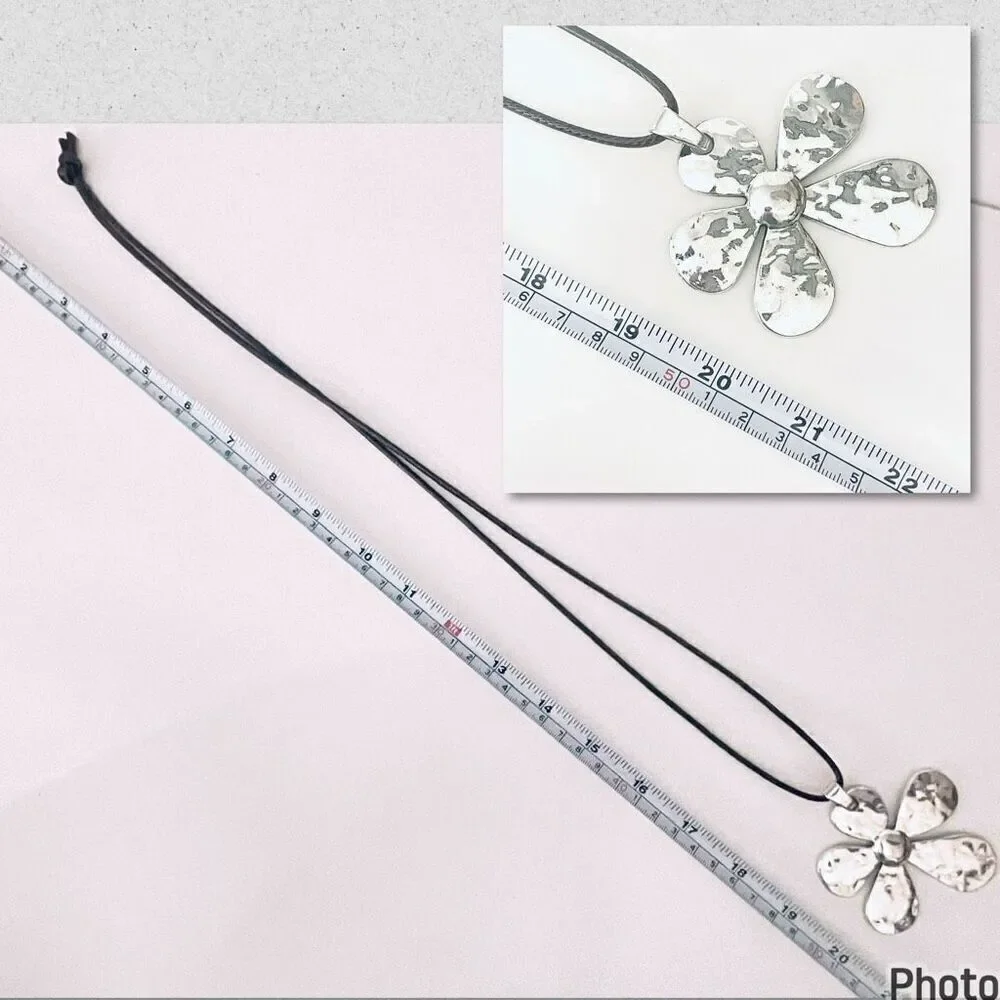 NWT Gorgeous Boho Silver Big Flower Brown Pu Suede Super Long Necklace